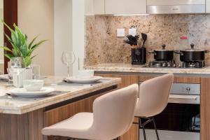 FIRST CLASS 2BR Burj Khalifa & Downtown Views
