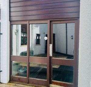 Lock SIX Canalside Apartments