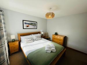 Lock SIX Canalside Apartments