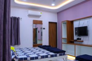 Laxman AC Lodge Jejuri - by Martandbhairav hospitality LLP