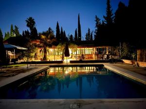 Spacious Garden Villa, private pool, huge grounds with orange trees
