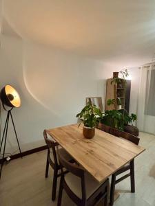 Bright apartment with balcony and parking