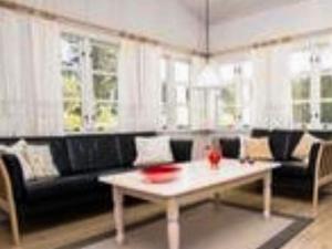 6 person holiday home in Ålbæk