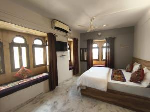 Third eye view hotel and hostel