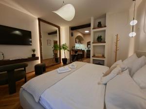 Old Town Living Studio