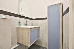 Mount Stuart Square Three-Bedroom Apartment, Cardiff Bay