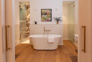 Casa Roca - Palma Old Town Wine Hotel