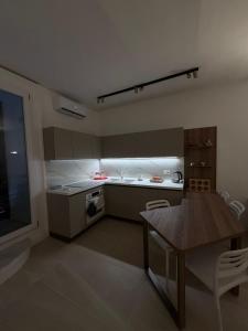 La Casa dietro lAngolo, large two-room apartment in the center