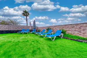 Villa Maria - Pool, Ping pong and Billiard - 10min from the Beach By Lanzarote Vacation Homes