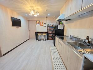 Shared Kitchen and Lounge Private Room Walk to Asakusa Sensoji Near Ueno