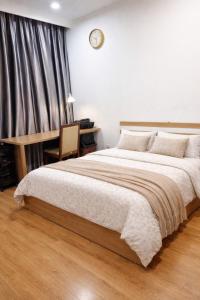 Bright Private Room, Workspace - Shared Apt