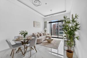 Bright 1BR in Azizi Riviera 69 Meydan