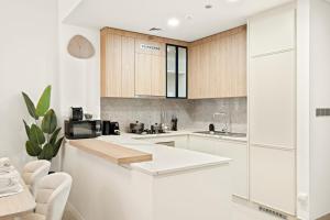 FIRST CLASS 1BR Haven Near Global Village