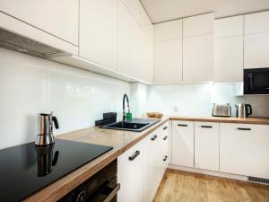 Apartment steps from Wawel Castle by Tyzenhauz