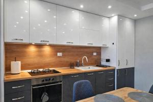 Boutique apartment yellow 1