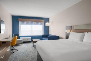 Holiday Inn Express & Suites DFW Airport Southwest - Euless by IHG