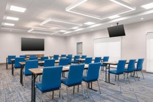 Holiday Inn Express & Suites DFW Airport Southwest - Euless by IHG