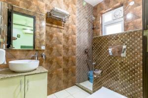 Parfait Street retreat 2Bhk Paras Fortis Balcony