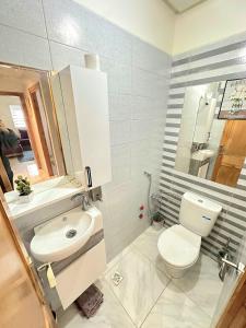 Spacious 3 Bedroom Apartment, Secure Residence in Rte Immouzzar Near Akdital Hospital