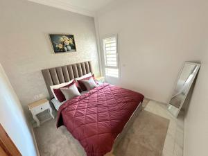 Spacious 3 Bedroom Apartment, Secure Residence in Rte Immouzzar Near Akdital Hospital
