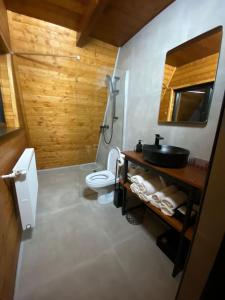 Cabana Bradova Jacuzzi & Heated Pool A-Frame