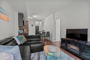 The Best Location 2 Bedroom Condo in Heart Downtown Toronto