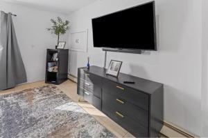 Cozy One Bedroom Apartment in Queens