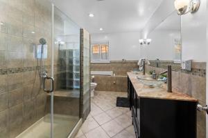 Cozy One Bedroom Apartment in Queens