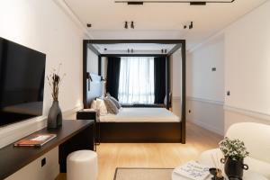 Black Apartment - Luxury Suite