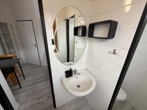 Garsoniéra s výhledem na zámek