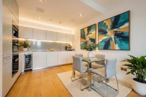 Modern Flat a few steps from the Iconic Tower Bridge