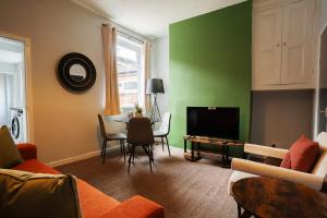 Romney Retreat Salford Manchester Edge