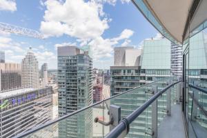 50 Floor 1 Bedroom Condo in the Heart of Downtown Toronto