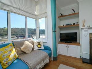 43 Sandquay Road