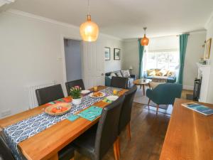 43 Sandquay Road