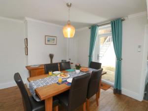 43 Sandquay Road