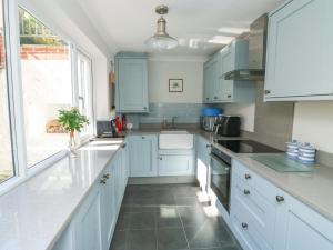 43 Sandquay Road