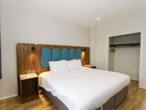 Stag Lodge