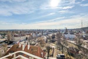 Sloneczny Apartament z Pieknym Widokiem Balkon & Parking by Noclegi Renters