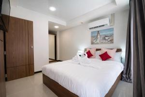 KAI Condo 1BR Pool View NBC Nai Harn