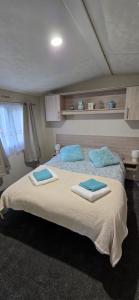 Family base with on site pool near Hastings beach