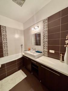 Cozy, beautiful view - 1 stop by train to old town