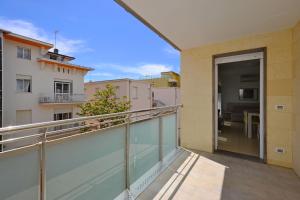 Modern apartment near the beach