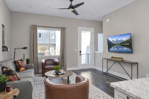 Gorgeous New Nash Home - Rooftop Views - Hot Tub