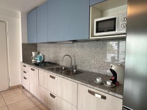 Beachside flat with spacious balcony