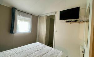 Superb Mobilhome Cc379 Siblu Les Charmettes