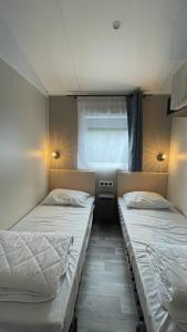 Superb Mobilhome Cc379 Siblu Les Charmettes