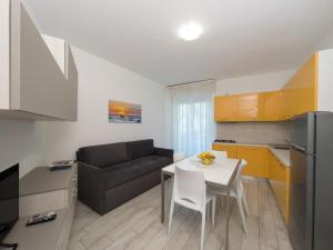 Central Lignano flat with balcony