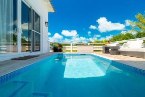 Villa Ya Huru and Mistico Beach Club plus Boat Shuttle