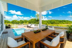 Villa Ya Huru and Mistico Beach Club plus Boat Shuttle